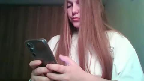 Snapshot of evasapples2026 chatting on 18, 3, 2026 evasapples2026 online show from 18, 3, 2026