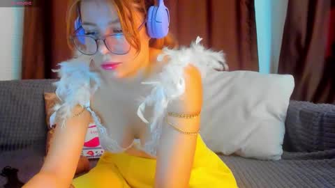 Snapshot of evasunshine18 chatting on 1, 10, 2025 Eva online show from 1, 10, 2025