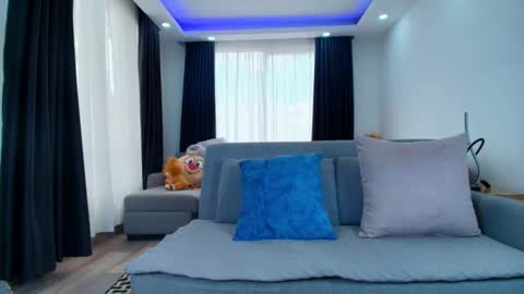  EVA LUNA online show from 7, 11, 2025