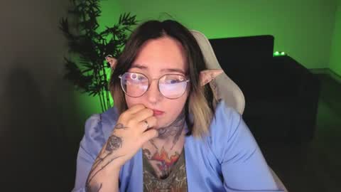 Snapshot of evathewitcher chatting on 22, 6, 2026 EvaTheWitcher online show from 22, 6, 2026