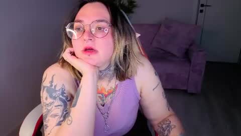 Snapshot of evathewitcher chatting on 13, 7, 2026 EvaTheWitcher online show from 13, 7, 2026