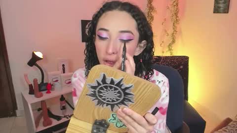 Eve Jane  online show from 18, 9, 2025