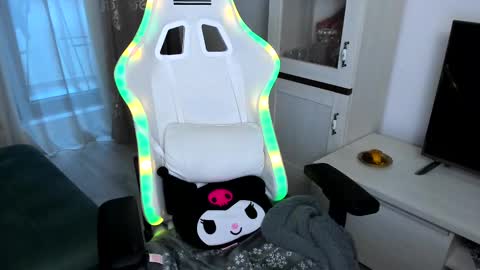 eveeevian online show from 13, 2, 2025