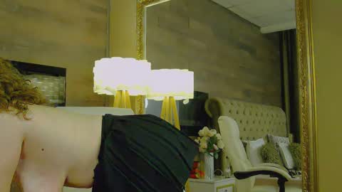 Snapshot of evehamilton chatting on 2, 2, 2025 EveHamilton online show from 2, 2, 2025