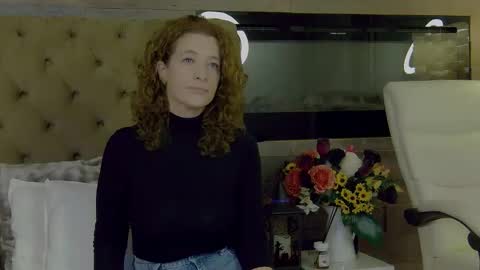 Snapshot of evehamilton chatting on 1, 11, 2025 EveHamilton online show from 1, 11, 2025