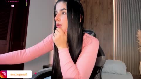 E V E L I N online show from 1, 2, 2026