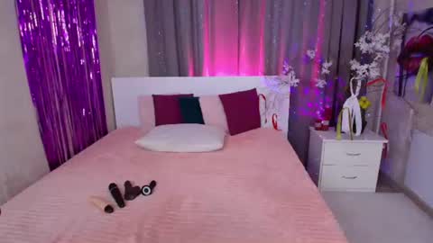 Evelin online show from 5, 8, 2026