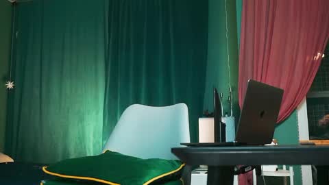 your Love online show from 30, 4, 2026