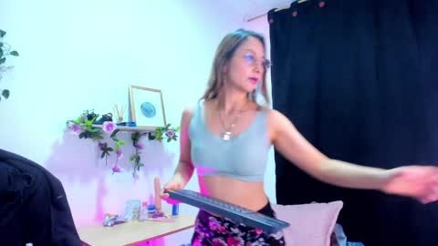 evelyn_miller___ online show from 29, 4, 2026