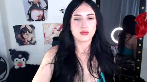 Snapshot of evelyn_sheeran chatting on 3, 7, 2026 Julieta online show from 3, 7, 2026