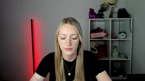 evelynblond online show from 30, 6, 2026