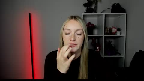 evelynblond online show from 6, 7, 2026