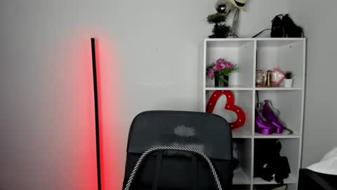 evelynblond online show from 9, 7, 2026
