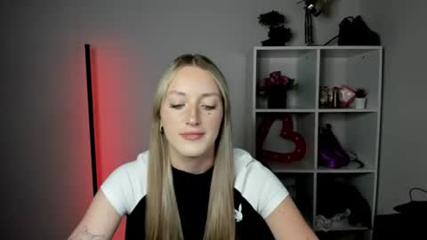 evelynblond online show from 23, 7, 2026