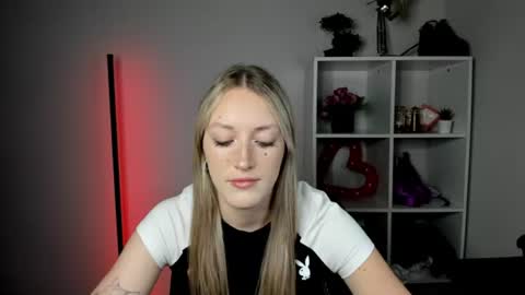 evelynblond online show from 24, 7, 2026