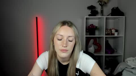 evelynblond online show from 31, 7, 2026