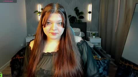 Evelyne Loo online show from 29, 4, 2026