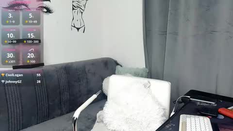 Evelyn online show from 22, 11, 2025