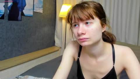 Snapshot of evelynjin_ chatting on 19, 10, 2025 Evelyn online show from 19, 10, 2025