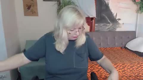 BarbaraBlondy online show from 8, 11, 2025