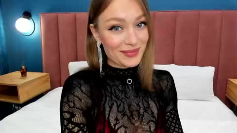 Evelyn online show from 18, 5, 2026