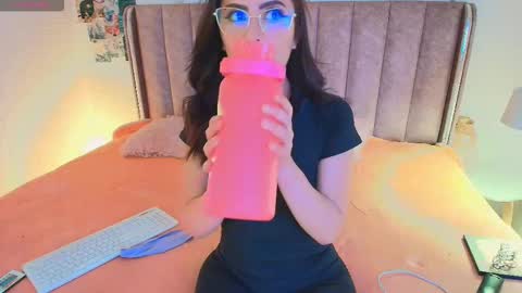 Snapshot of evette1 chatting on 23, 3, 2026 Evette online show from 23, 3, 2026