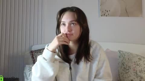 evi_woow online show from 3, 12, 2024