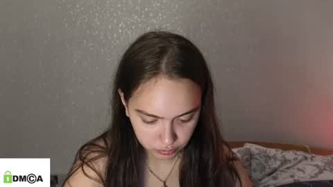 evi_woow online show from 4, 7, 2026