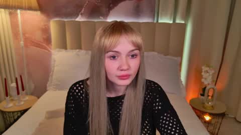 Your cutie Evie online show from 26, 4, 2026