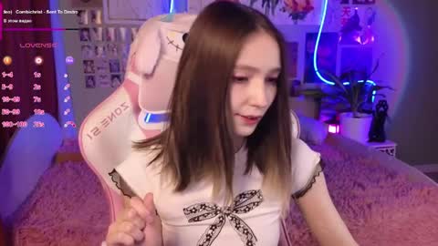 Snapshot of evie_rosen chatting on 11, 5, 2026 Evie online show from 11, 5, 2026