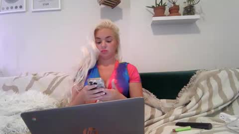 Badblondebunny online show from 4, 5, 2026