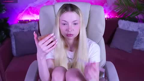 Snapshot of evistarr chatting on 2, 2, 2026 Eva online show from 2, 2, 2026