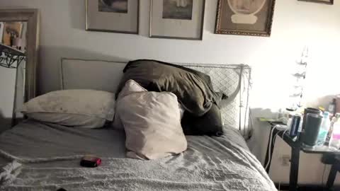 Snapshot of evparrish chatting on 17, 12, 2024 EV Parrish online show from 17, 12, 2024