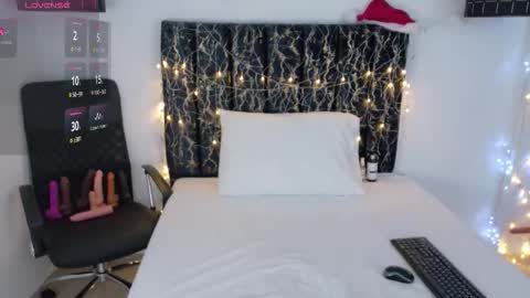 Snapshot of evvaa_moon chatting on 16, 12, 2025 evvaa_moon online show from 16, 12, 2025