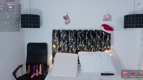 Snapshot of evvaa_moon chatting on 20, 12, 2025 evvaa_moon online show from 20, 12, 2025