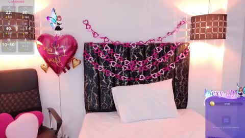 Snapshot of evvaa_moon chatting on 10, 2, 2026 evvaa_moon online show from 10, 2, 2026