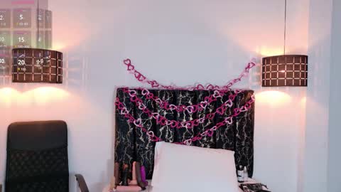 Snapshot of evvaa_moon chatting on 16, 2, 2026 evvaa_moon online show from 16, 2, 2026