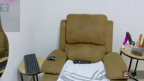 Snapshot of evvaa_moon chatting on 30, 5, 2026 evvaa_moon online show from 30, 5, 2026
