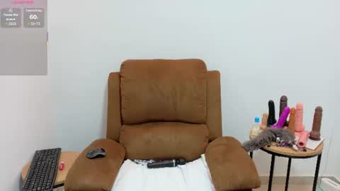 Snapshot of evvaa_moon chatting on 9, 6, 2026 evvaa_moon online show from 9, 6, 2026