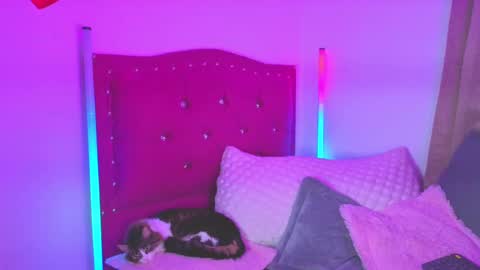 Snapshot of evy_orange1 chatting on 30, 9, 2025 EVY online show from 30, 9, 2025