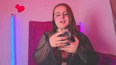 Snapshot of evy_orange1 chatting on 8, 10, 2025 EVY online show from 8, 10, 2025