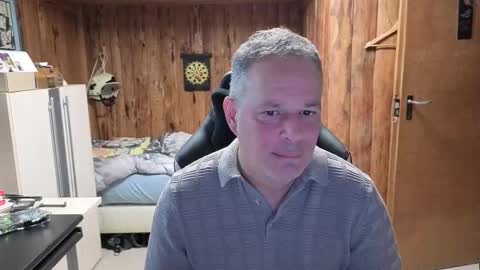 Snapshot of exibe1219 chatting on 2, 1, 2025 exibe1219 online show from 2, 1, 2025