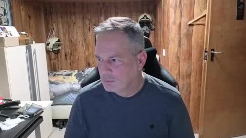 Snapshot of exibe1219 chatting on 8, 1, 2025 exibe1219 online show from 8, 1, 2025