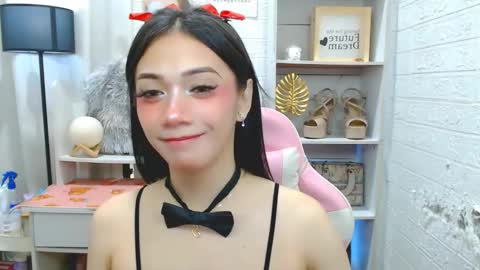 Snapshot of exotictssavie chatting on 13, 11, 2025 exotictssavie online show from 13, 11, 2025