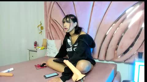 Velvet  online show from 25, 2, 2026