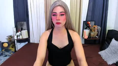expensive_elise online show from 16, 5, 2026