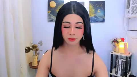 expensive_elise online show from 4, 8, 2026