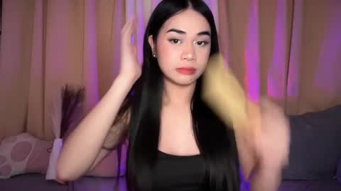 Snapshot of expensivets_chloe chatting on 1, 11, 2025 chloee online show from 1, 11, 2025