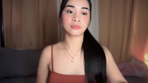 Snapshot of expensivets_chloe chatting on 17, 12, 2025 chloee online show from 17, 12, 2025