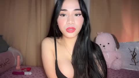 Snapshot of expensivets_chloe chatting on 5, 1, 2026 chloee online show from 5, 1, 2026